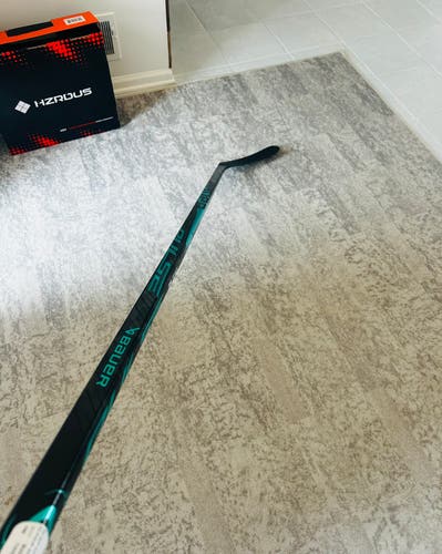 Senior Bauer Pulse RH Hockey Stick P88 70Flex Pro Stock (New)