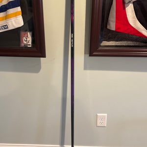 Intermediate Bauer Pulse Right Handed Hockey Stick P28 65 Flex used two weeks