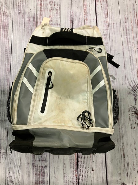 White Marucci Wheeled Catcher's Bag (Used)