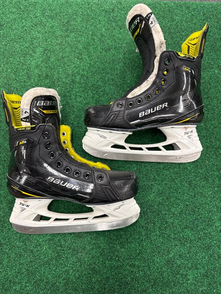 Intermediate Bauer Supreme M4 Hockey Skates (Fit 2) Size 4 (Used)