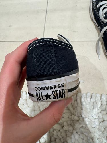 Black Unisex 2Y (Big Kids / Youth) Youth Converse Chuck Taylor All Star Shoes (Used)