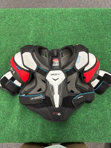 CCM JetSpeed FT6 Shoulder Pads (Used) | Junior Medium