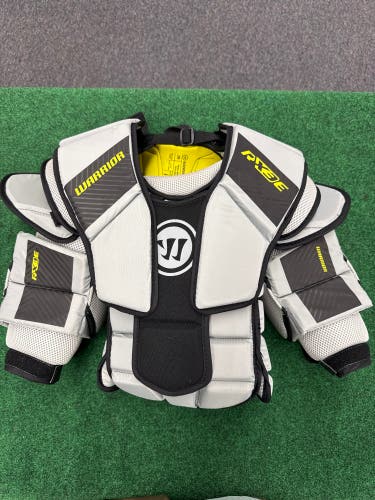 Warrior Ritual X3E Goalie Chest Protector (Used)
| Junior S/M