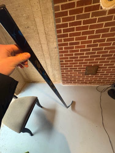 NEW Intermediate Bauer Pulse Right Handed Hockey Stick P28 65 Flex (New)