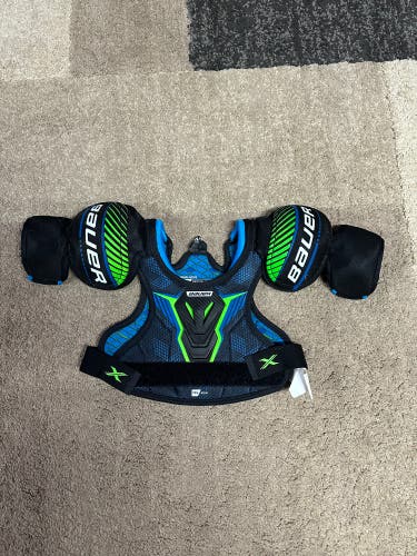 Medium Youth Bauer X Shoulder Pads (Used)
