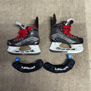 Bauer Vapor X700 Hockey Skates Size 2 (Used)