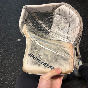 Bauer Vapor Hyperlite Gloves 14" (Used)
