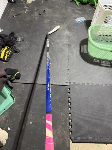 Senior Bauer Vapor Hyperlite Right Handed Hockey Stick P92 112 Flex Pro Stock (Used)