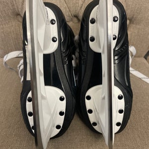 Black/Navy 2025 Bauer XLP Hockey Skates Regular Width 10 (Used)
