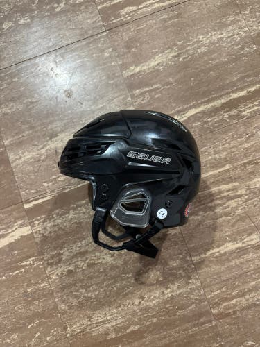 Medium Bauer Re-Akt 95 Helmet (Used)