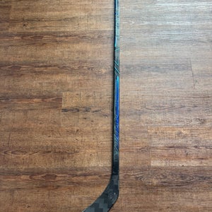 Junior CCM Vizion Right Handed Hockey Stick P29 40 Flex (Used)