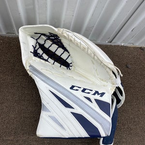CCM E4.9 GOALIE GLOVE Regular