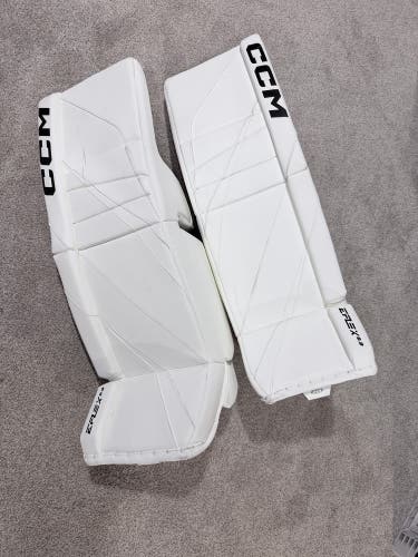 34+2 CCM EFlex 6.9 Goalie Leg Pads (Used)