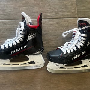 2023 Bauer Vapor X4 Hockey Skates Size 5.5 (Used)