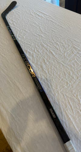 ***BROKEN***Senior CCM Ribcor Trigger 9 Right Hand Hockey Stick P88 70 Flex (Used)***Broken Blade***