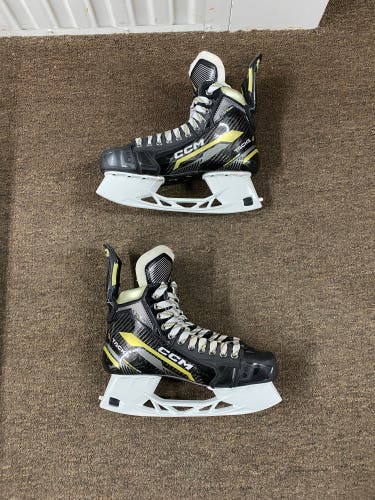 2022 CCM AS-V Pro Hockey Skates Regular Width 9 (New)