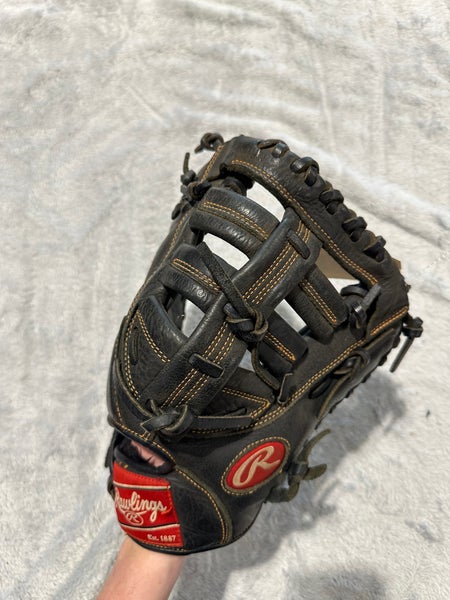 Black Rawlings Renegade RH First Base Baseball Glove 12.5" (Used)
