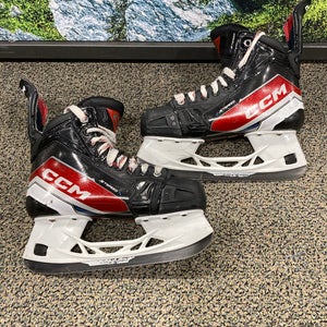 Used Intermediate CCM JetSpeed Vibe Hockey Skates Size 4