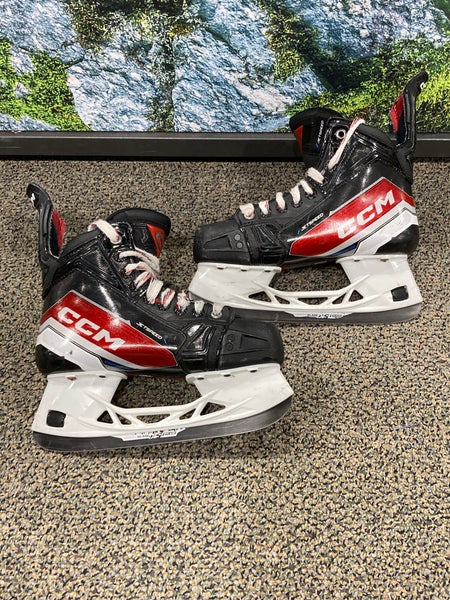 Intermediate CCM JetSpeed Vibe (SMU) Hockey Skates Regular Width Size 4 (Used)