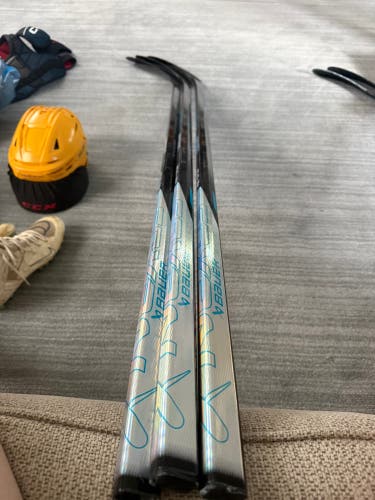 Senior Bauer Nexus Tracer Right Handed Hockey Stick P92 70 Flex (Used)