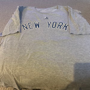 Gray youth XL Unisex Majestic NY Yankee Giancarlo Stanton t shirt  (Used)