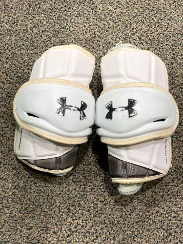 Used Medium Under Armour Command Pro Arm Pads