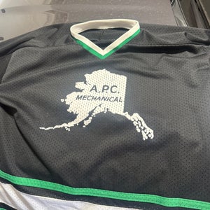 Black Medium/Large Men's Jersey Alaska (Used)