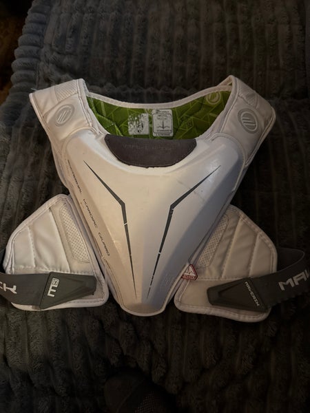 Small Adult Maverik M5 Shoulder Pads (Used)