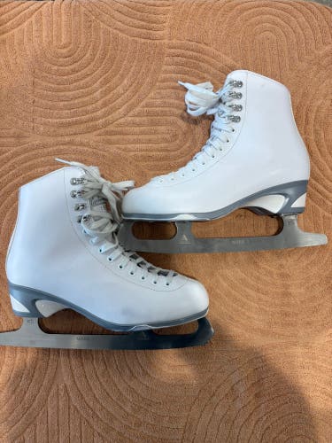 White Jackson Ultima 150 Figure Skates Adult Size 10 (Used)