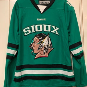 North Dakota Fighting Sioux Legitimate Reebok Jersey Made in Canada RARE! *Read Full Description*