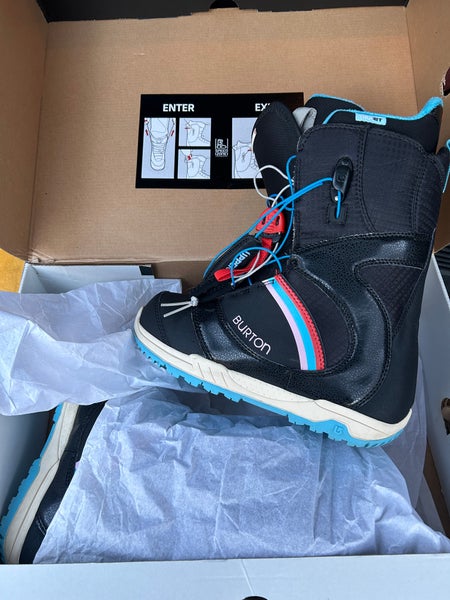 Women's Size M 5.0 (W 6.0) Burton Snowboard Boots (New)
