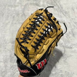 Brown Wilson A2000 RH Outfield Baseball Glove 11.75" (Used)