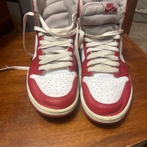 Jordan 1 Retro High OG (Women’s 10.0) Air Jordan Shoes (lightly used)