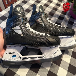Black True Custom Hockey Skates Regular Width 8.5 (New)