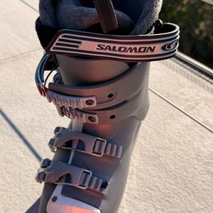 Mondo 23 & 23.5 Women's Salomon Performa 4.0 Ski Boots (New)