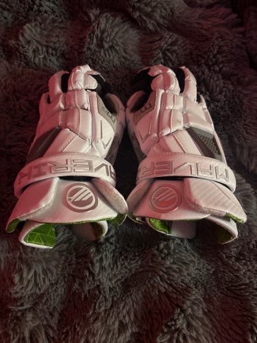 Maverik M5 Lacrosse Gloves (New)