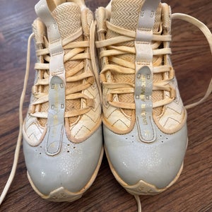 White Kid's 4Y (Big Kids / Youth) Under Armour Bryce harper High Top (Used)