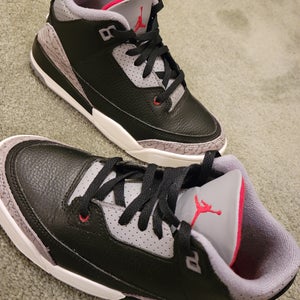 Nike Jordan 3 Retro "Black Cement" Kid's 1.5Y (Big Kids / Youth) Air Jordan Shoes (Used)