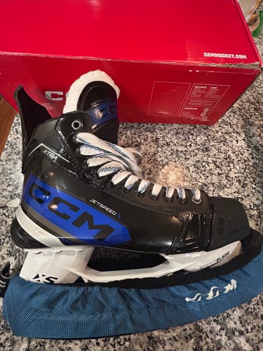Black 2025 CCM JetSpeed XTRA SE Hockey Skates Regular Width 11 (Used)