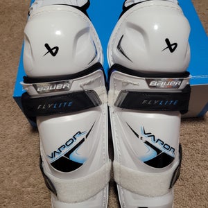 Junior Bauer Vapor Flylite 11" Shin Pads (Used)