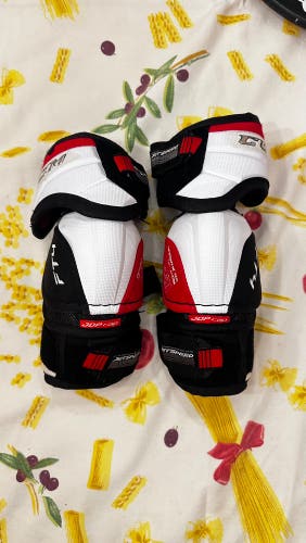 Junior Medium CCM JetSpeed FT4 Elbow Pads (Used)