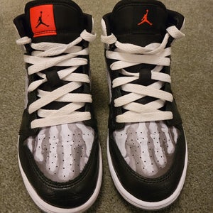 Nike Air Jordan 1 Mid SS "X-Ray" Kid's 1.5Y (Big Kids / Youth) Air Jordan Shoes (Used)