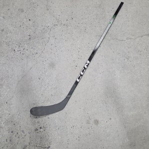 New Youth CCM Jetspeed Performance Right Handed Hockey Stick P28 20 Flex
