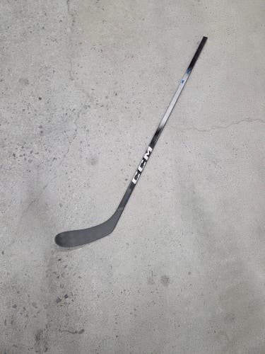 New Youth CCM Jetspeed Performance Right Handed Hockey Stick P28 30 Flex
