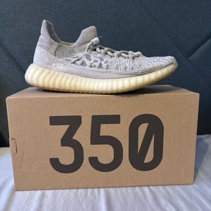 Yeezy 350 v2 cmpct US 9