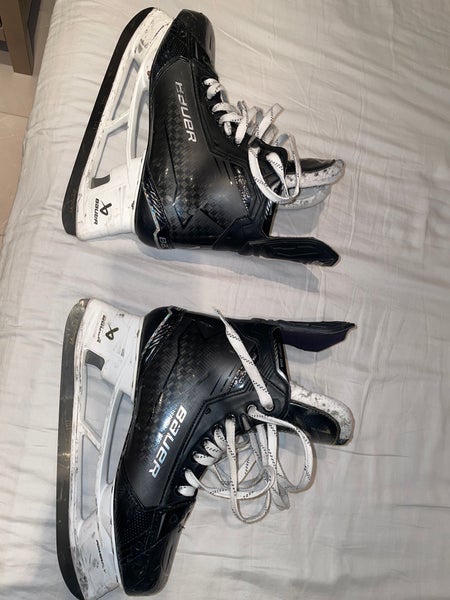 Black/Gray 2024 Bauer Supreme Shadow Hockey Skates Wide Width Pro Stock 9.5 (Used)