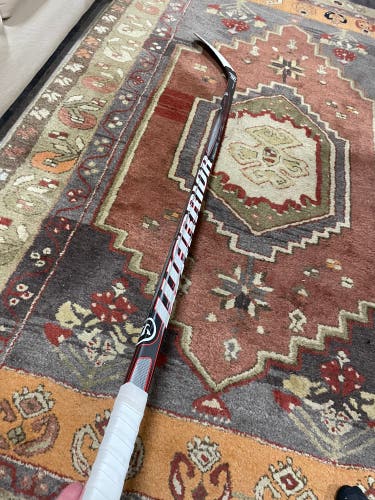 Senior Warrior Widow Right Handed Hockey Stick Mid Pattern 85 Flex (Used)