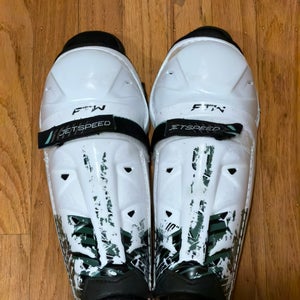 Junior CCM JetSpeed FTW 10" Shin Pads (Used)