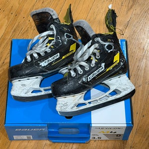 Bauer Supreme M4 Hockey Skates Size 3.5 (Used)