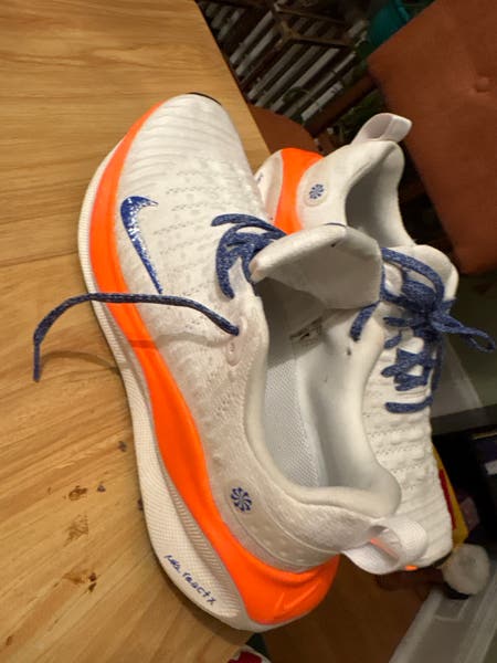 White / Orange Men display picture 1